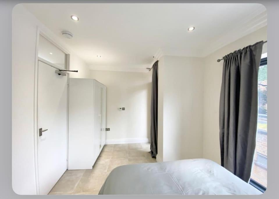 Luxury 4-Bed Apartment With Balcony & Garden, Near Emirates Stadium, 15 Mins To Central Londres Exterior foto