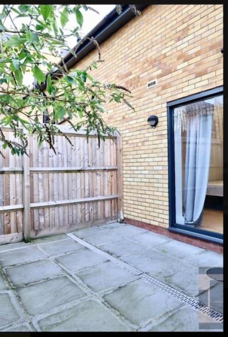 Luxury 4-Bed Apartment With Balcony & Garden, Near Emirates Stadium, 15 Mins To Central Londres Exterior foto