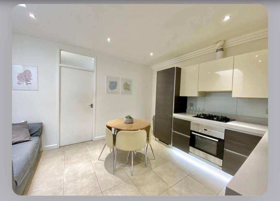 Luxury 4-Bed Apartment With Balcony & Garden, Near Emirates Stadium, 15 Mins To Central Londres Exterior foto